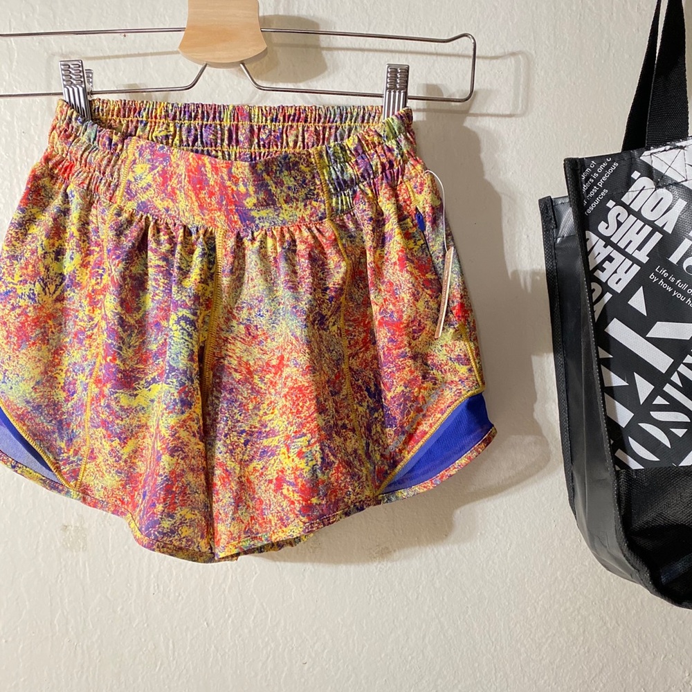 Lululemon Seawheeze Hotty Hot Shorts